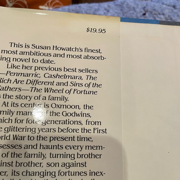 Hard cover novel “Wheel Of Fortune “ by Susan Howatch used - Picture 4 of 6